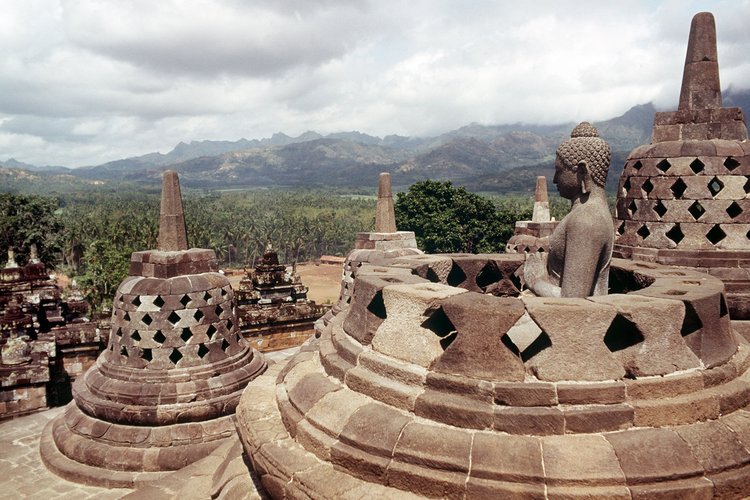 borobudur_stupa_jpg_787543a.jpg